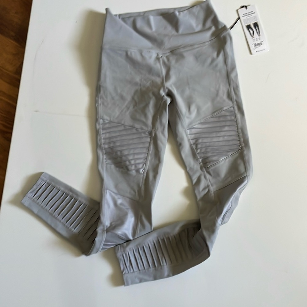 ALO Yoga high waist Moto leggings in grey EUC size Large L